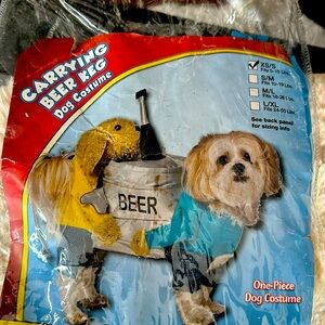 NEW Super funny Halloween costume for your pet Fits 5-10LBS xs- s
Dog Costume